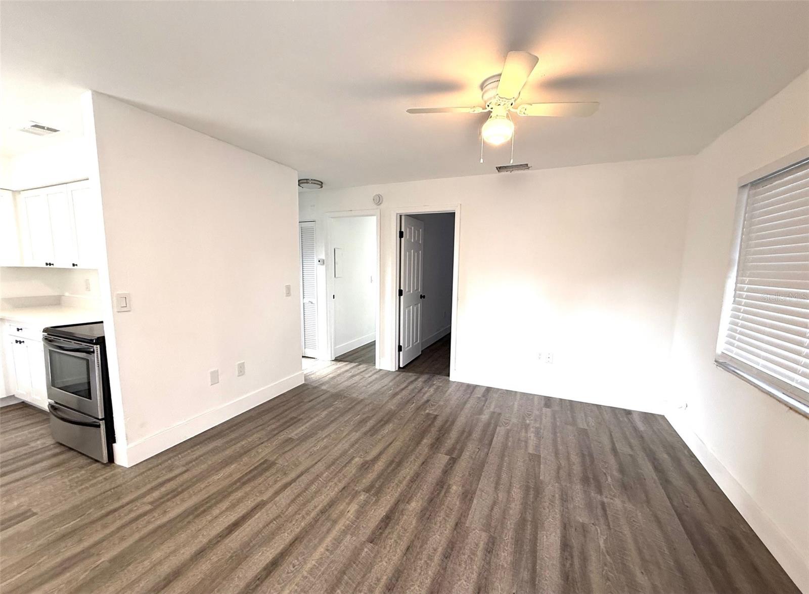 Image 3 of 16 For 1415 24th Street E