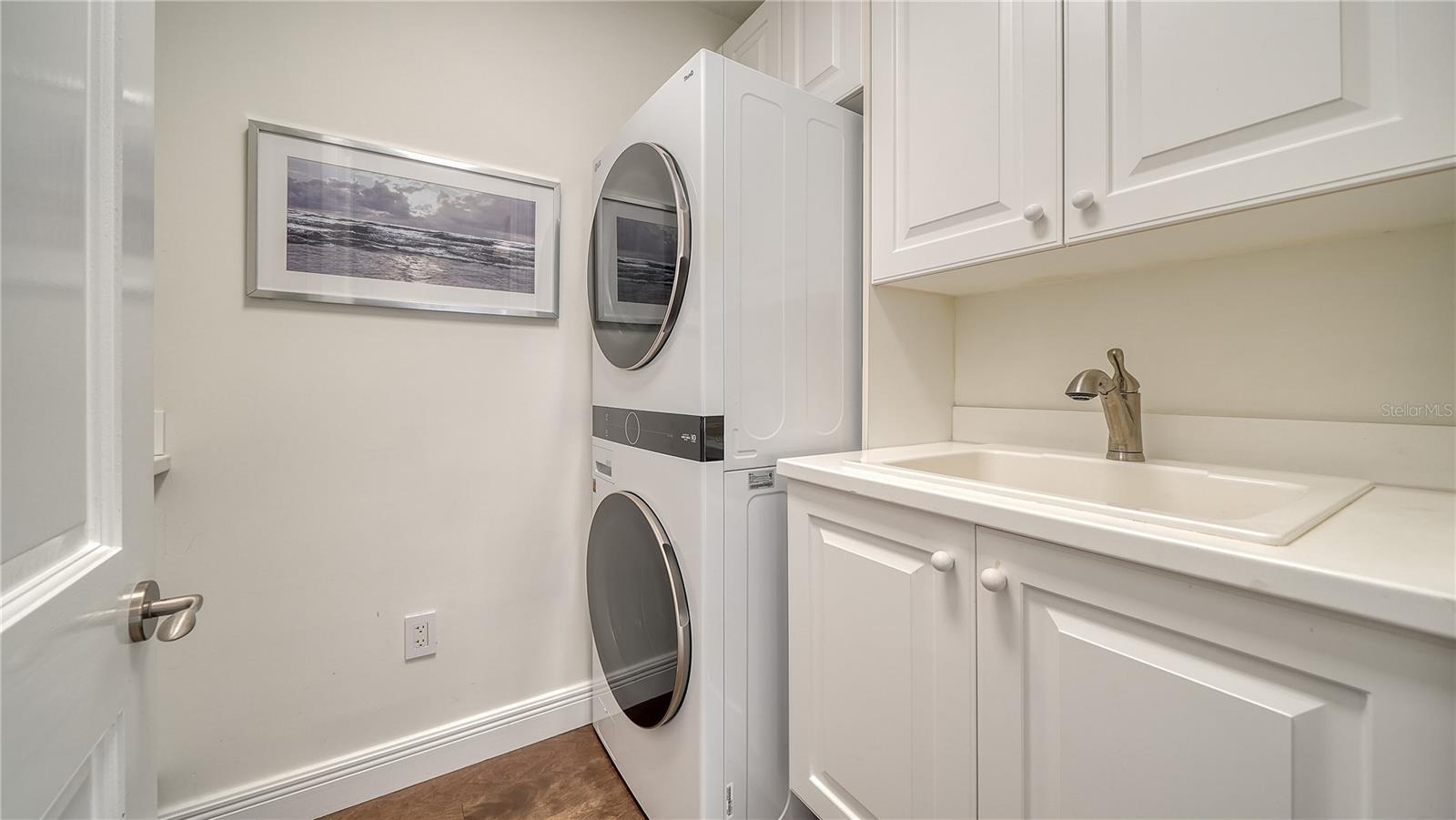 Image 23 of 52 For 1300 Benjamin Franklin Drive 303