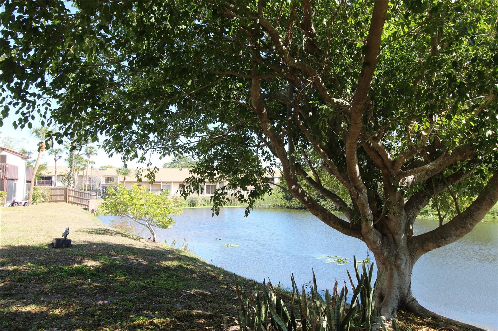 Image 20 of 24 For 2628 Hidden Lake Drive N B