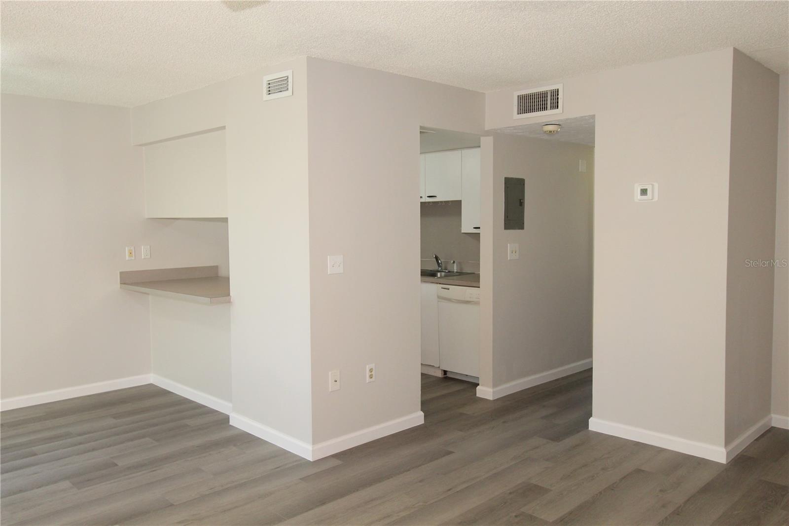 Image 6 of 24 For 2628 Hidden Lake Drive N B