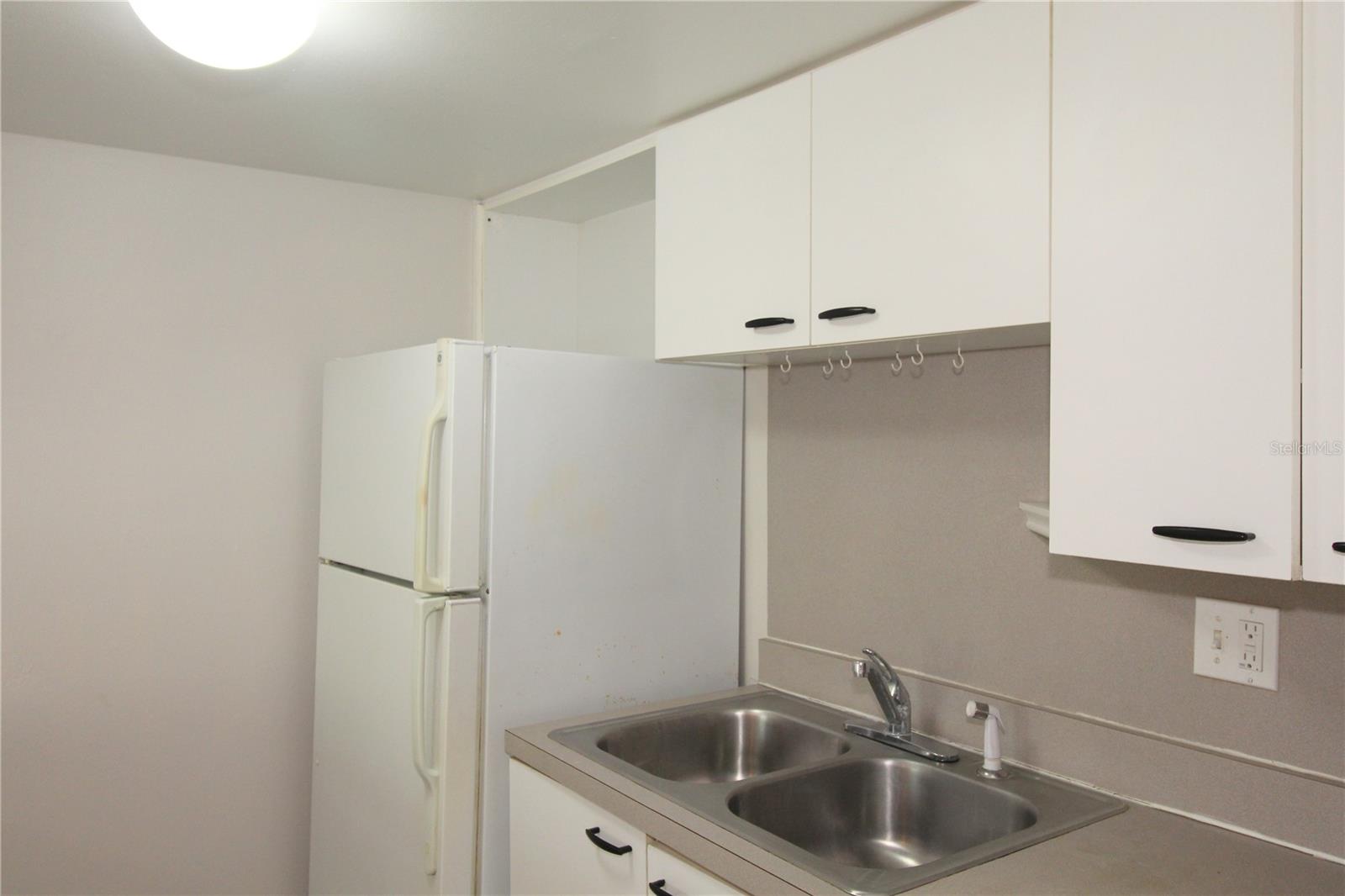 Image 8 of 24 For 2628 Hidden Lake Drive N B