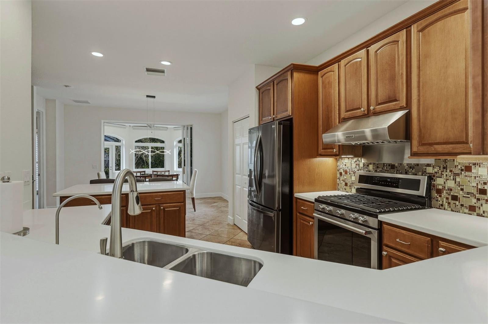 Image 13 of 58 For 1140 Beachcomber Court 11