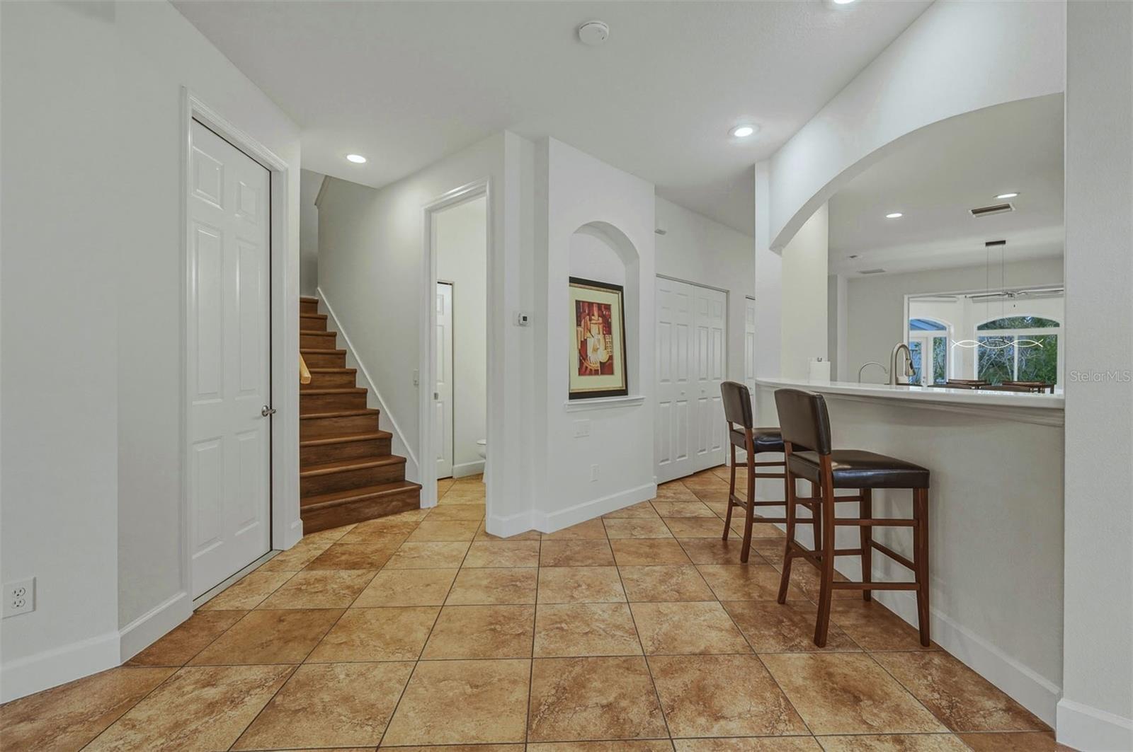 Image 20 of 58 For 1140 Beachcomber Court 11