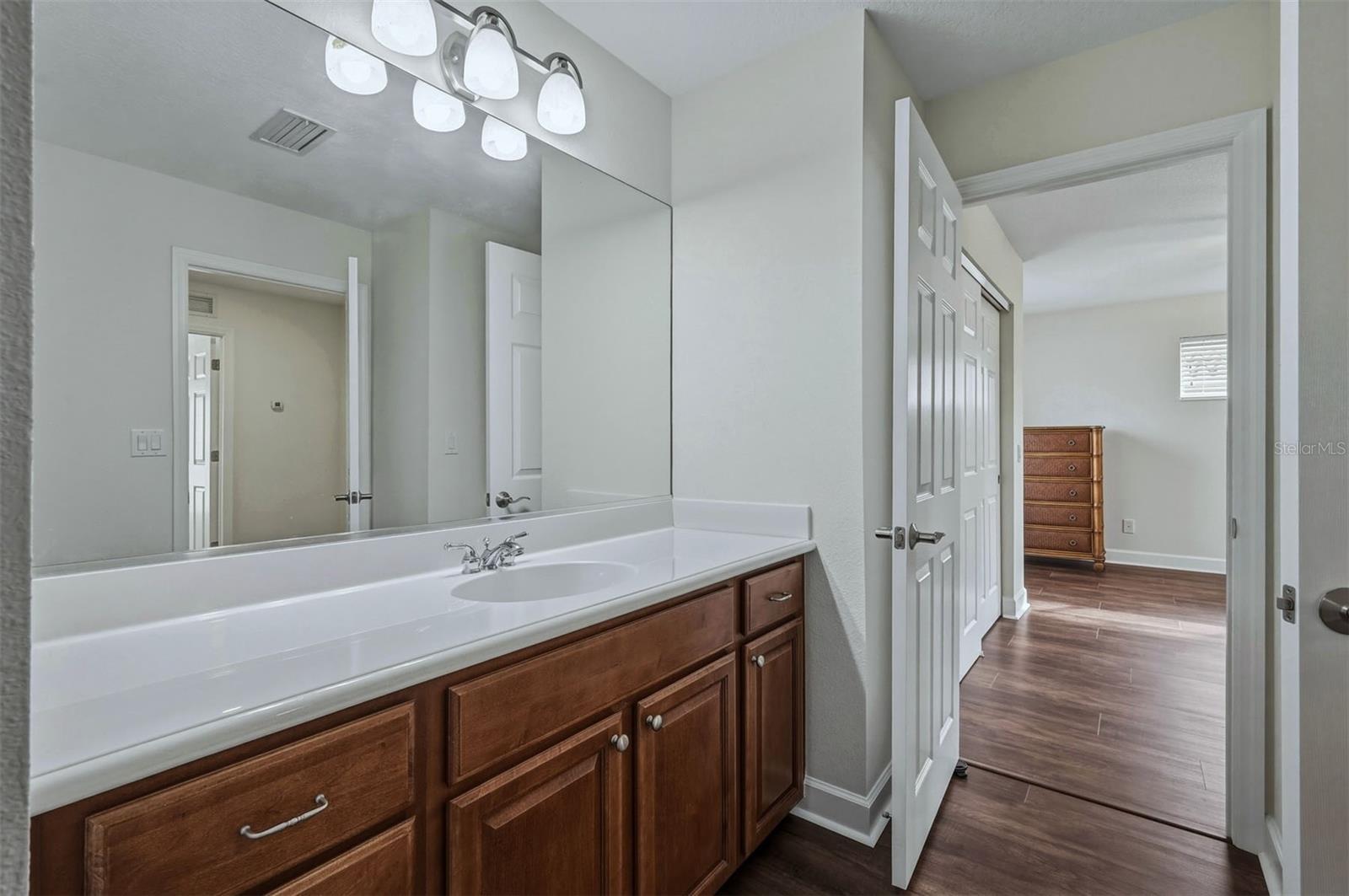 Image 24 of 58 For 1140 Beachcomber Court 11