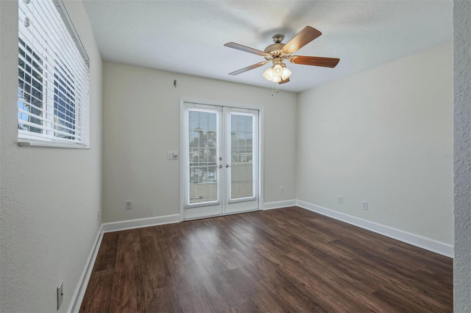 Image 25 of 58 For 1140 Beachcomber Court 11