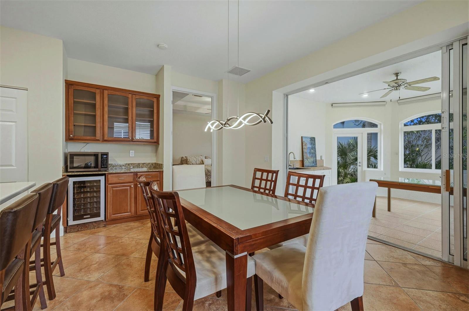 Image 9 of 58 For 1140 Beachcomber Court 11