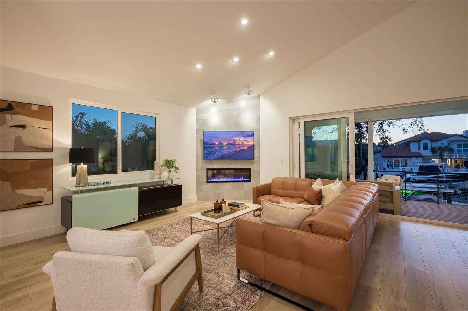 Image 12 of 84 For 4938 Commonwealth Drive