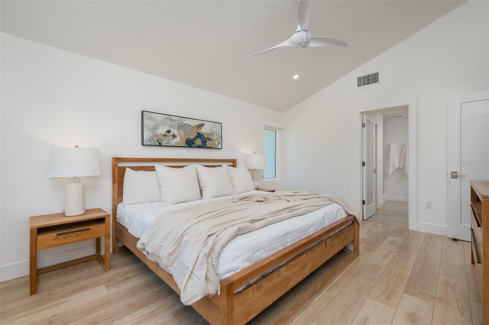 Image 19 of 84 For 4938 Commonwealth Drive