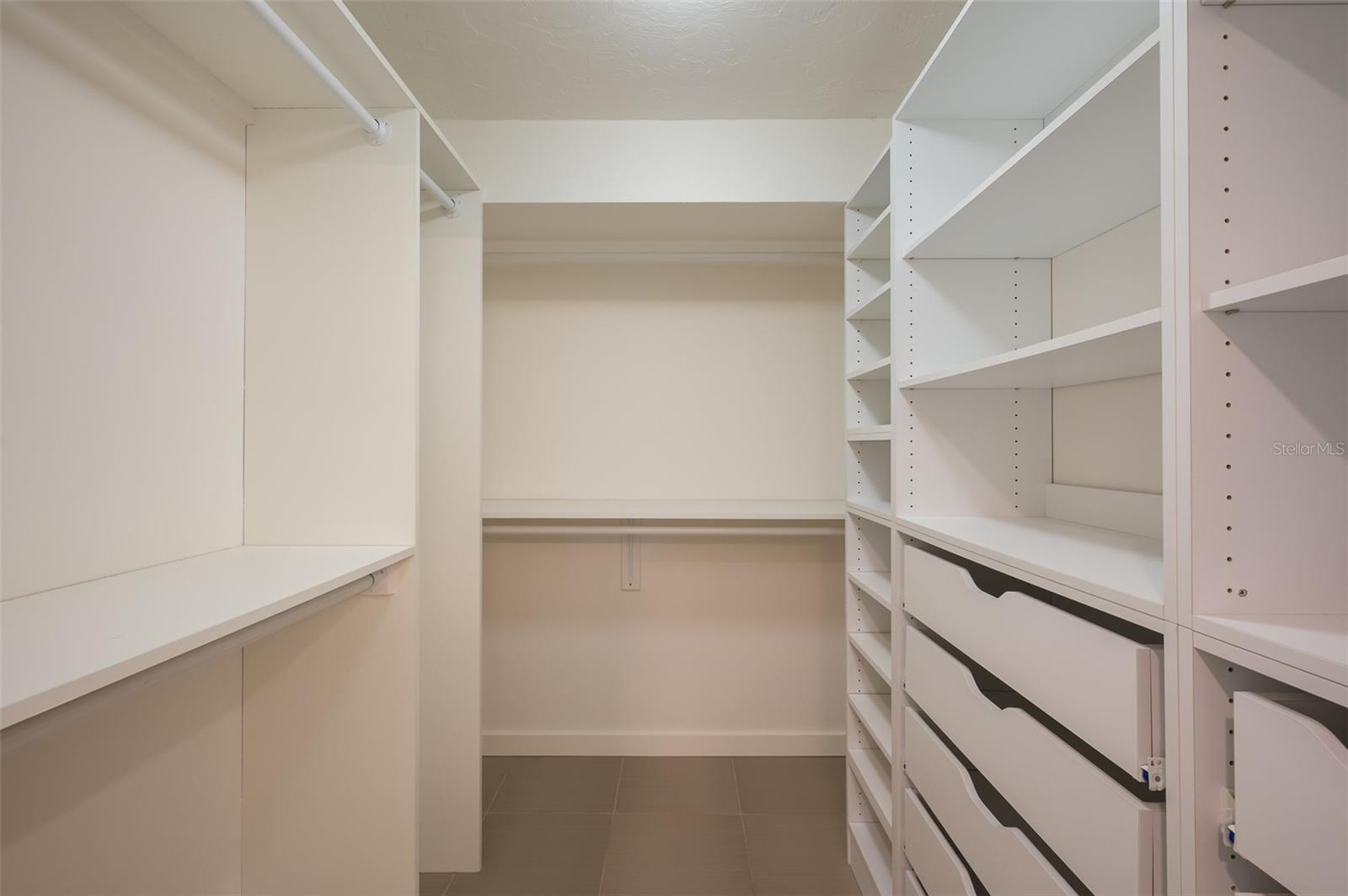 Image 22 of 84 For 4938 Commonwealth Drive