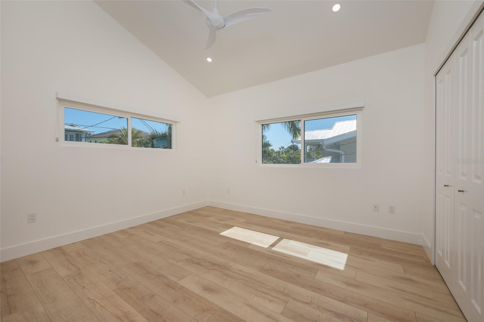 Image 24 of 84 For 4938 Commonwealth Drive