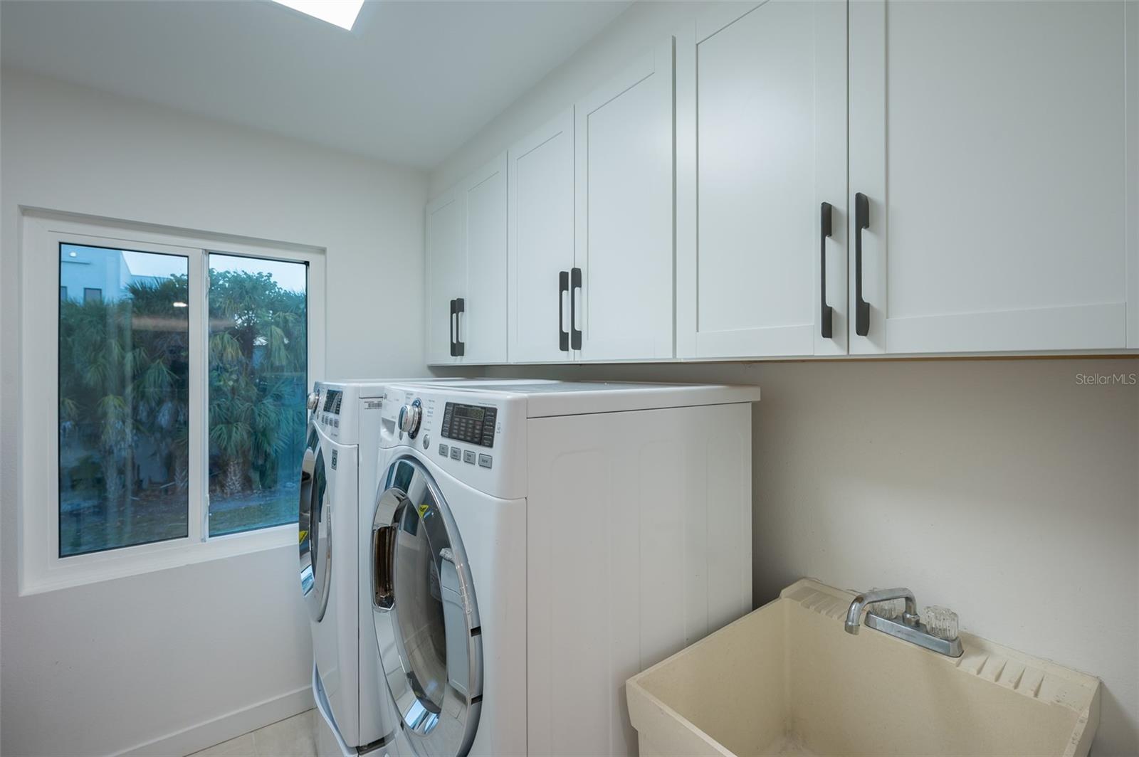 Image 27 of 84 For 4938 Commonwealth Drive