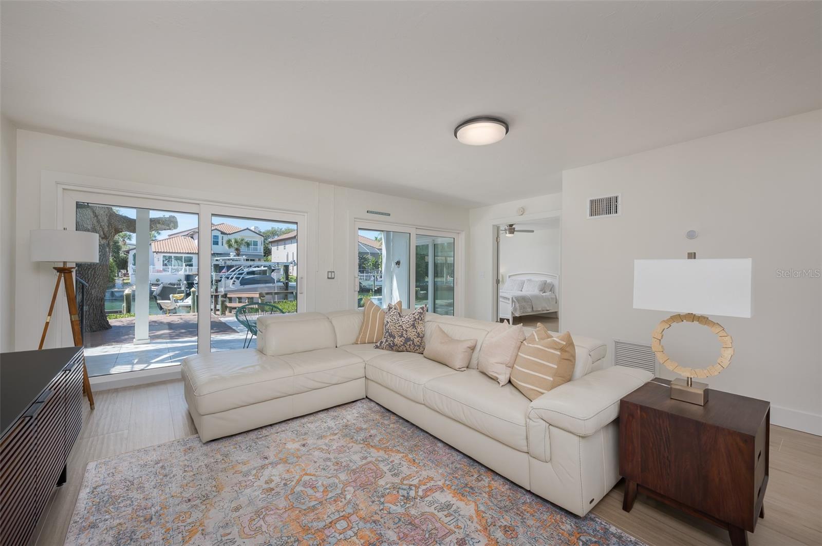 Image 33 of 84 For 4938 Commonwealth Drive