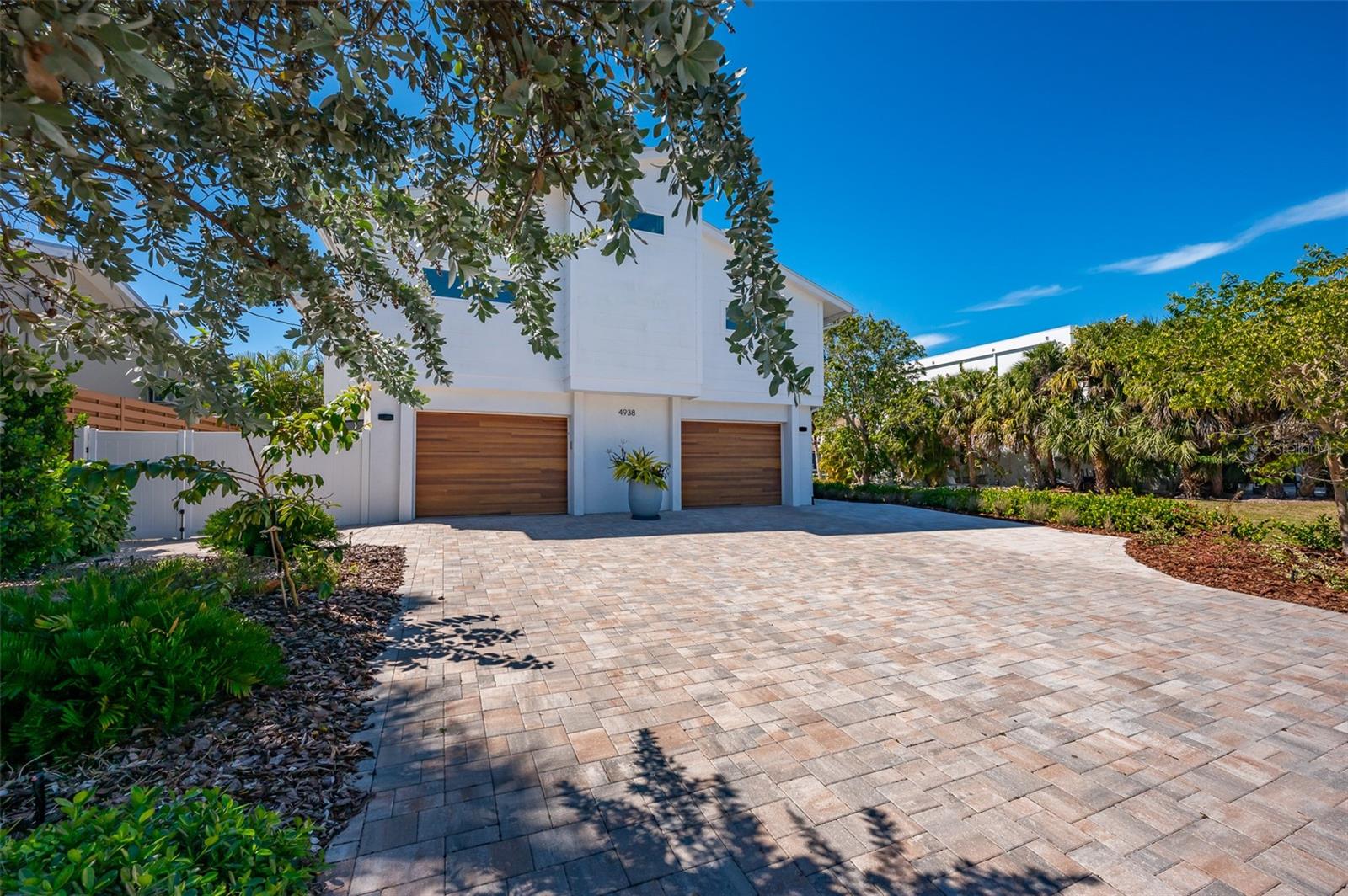 Image 64 of 84 For 4938 Commonwealth Drive