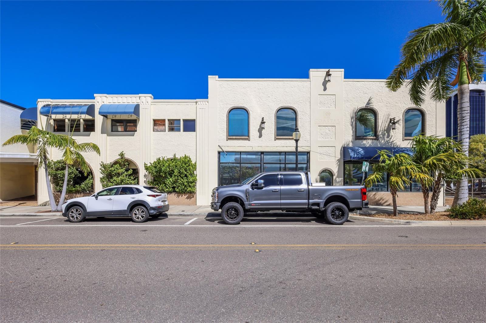 Listing photo id 0 for 1565 State Street