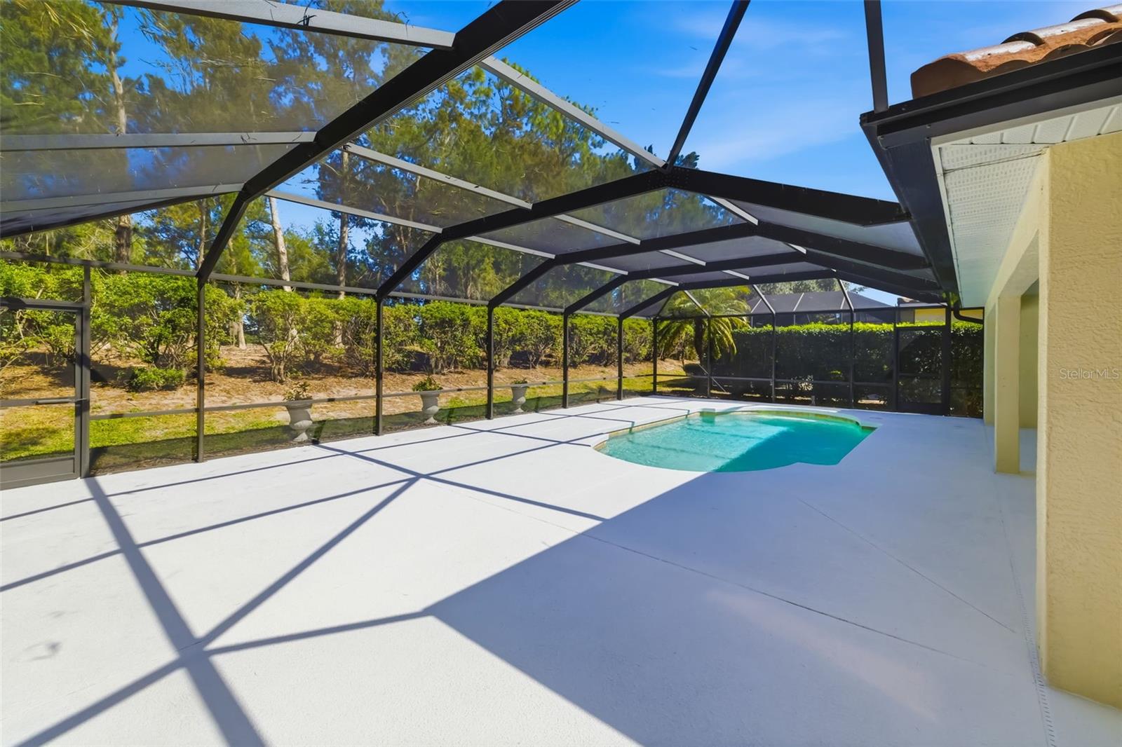 Image 14 of 100 For 7631 Desert Inn Way