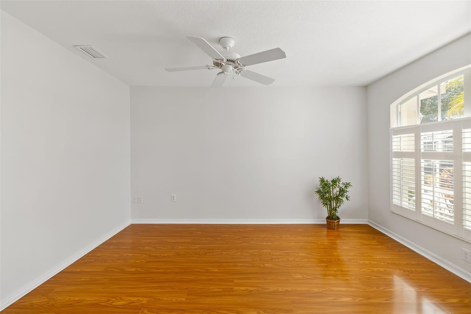 Image 25 of 100 For 7631 Desert Inn Way