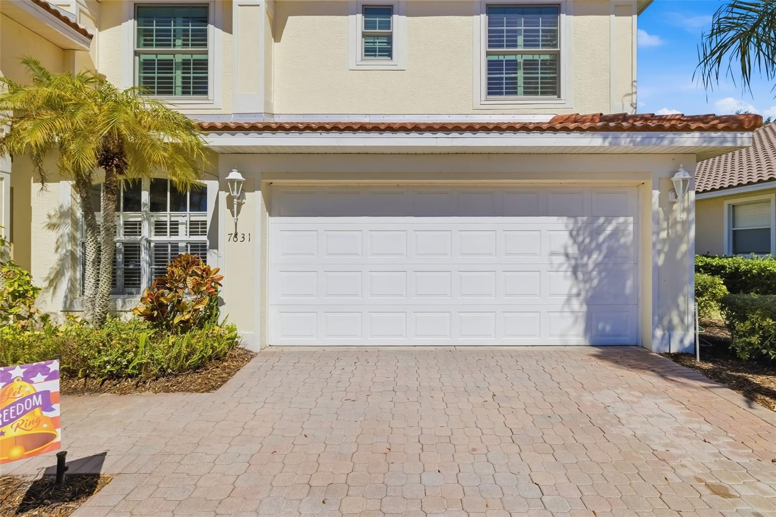 Image 3 of 100 For 7631 Desert Inn Way