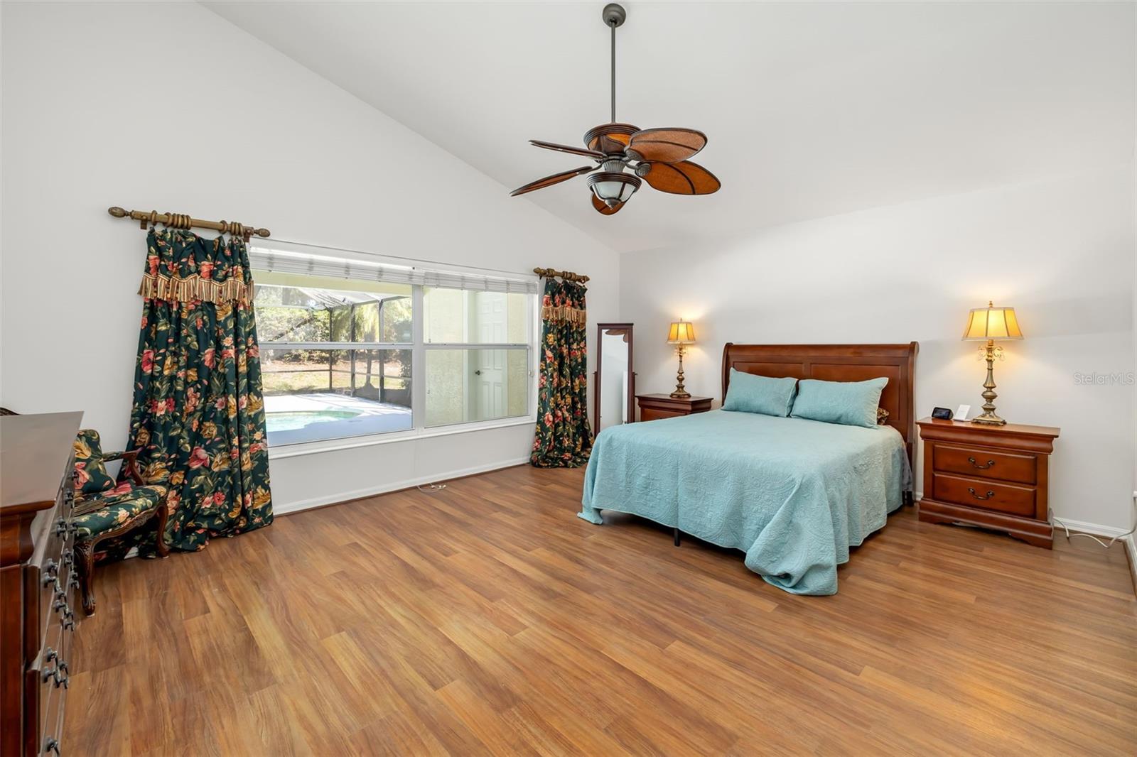 Image 39 of 100 For 7631 Desert Inn Way