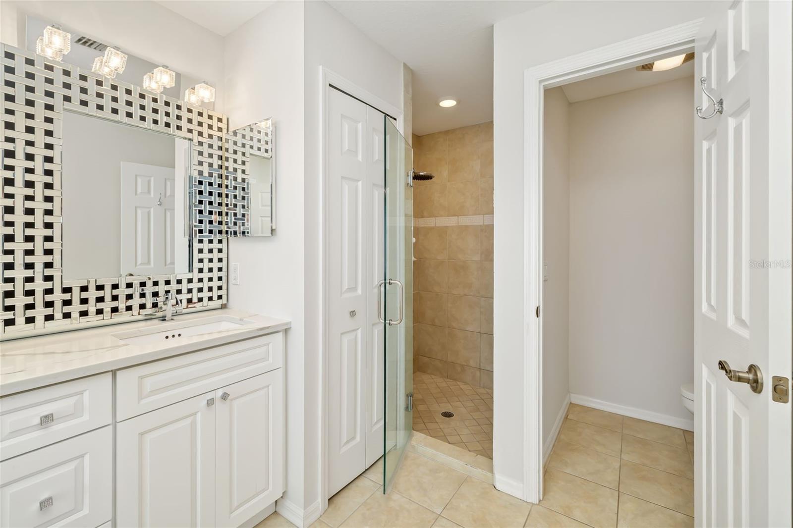 Image 44 of 100 For 7631 Desert Inn Way