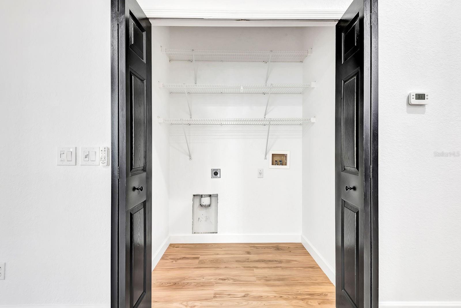 Image 21 of 57 For 5035 Lakescene Place