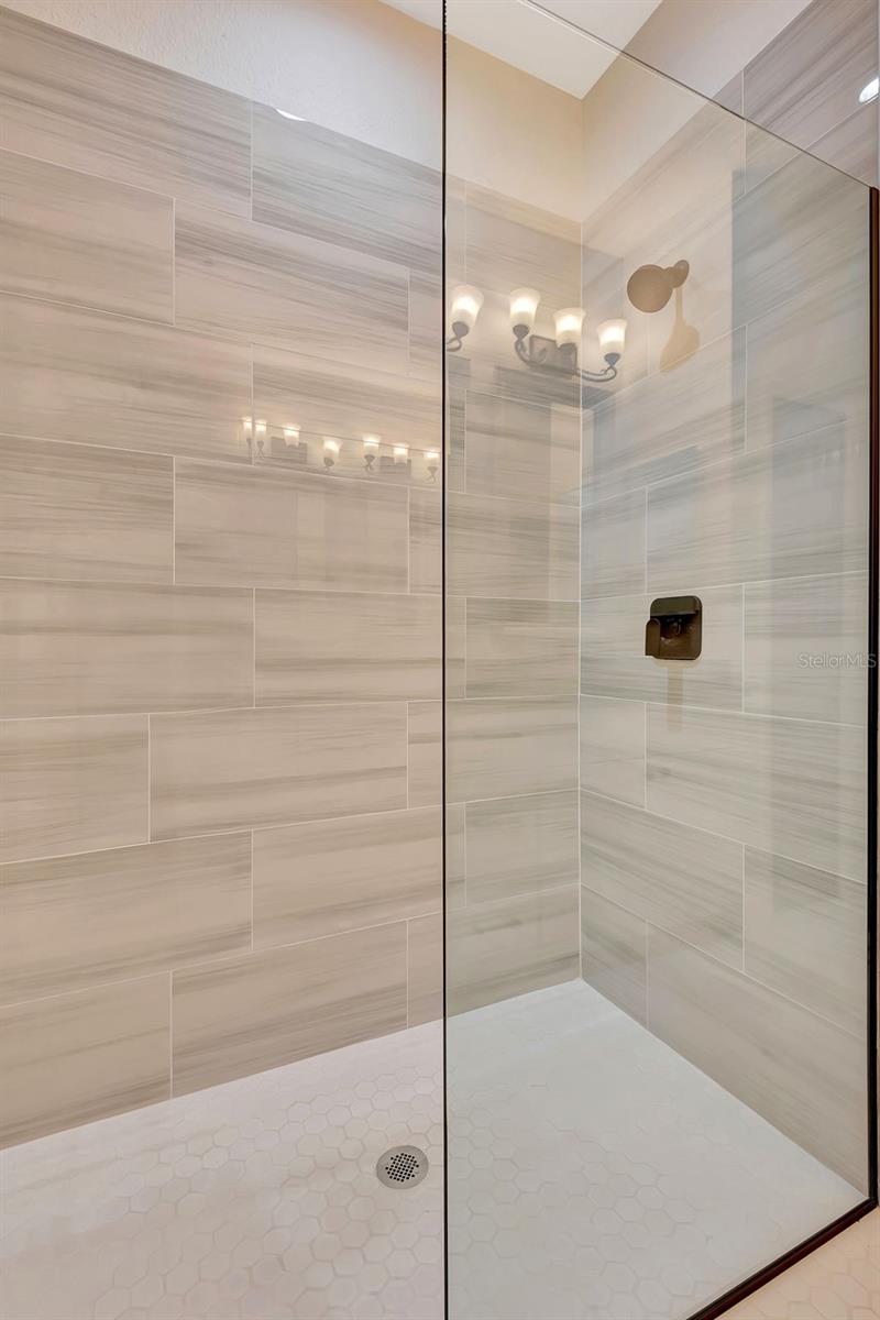 Image 29 of 57 For 5035 Lakescene Place