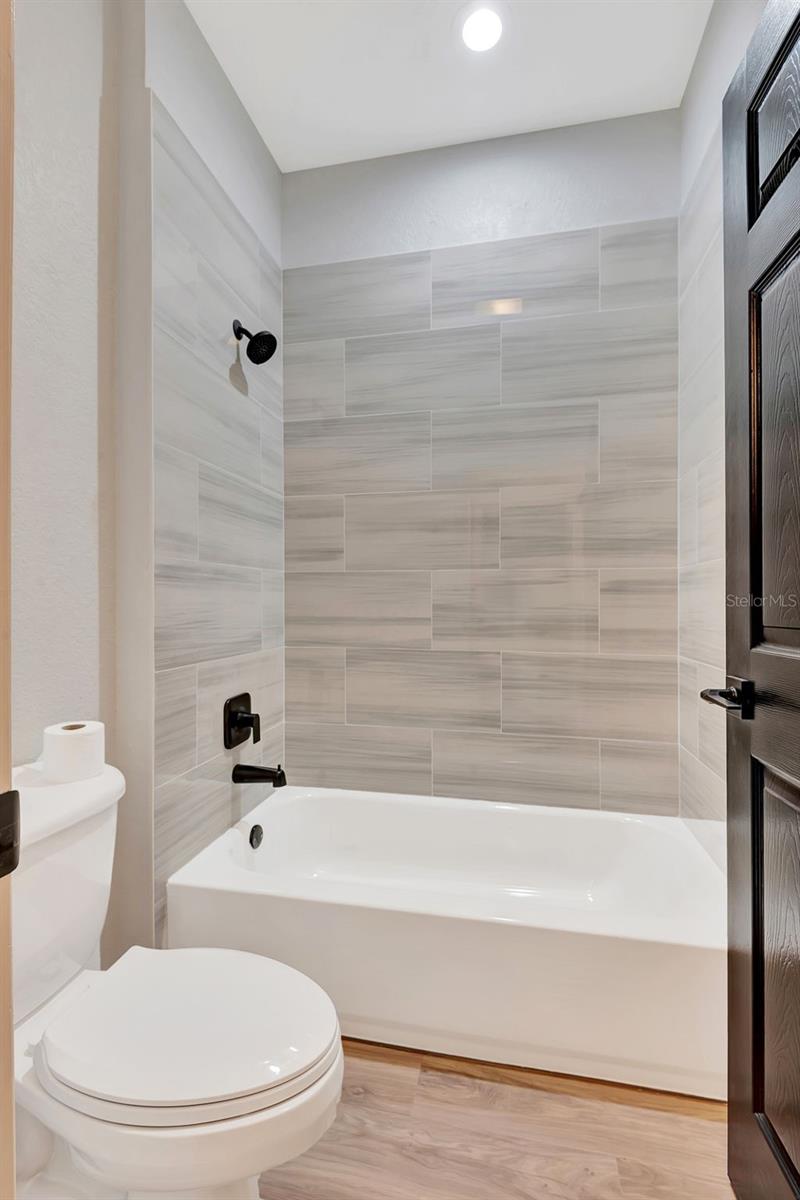 Image 34 of 57 For 5035 Lakescene Place