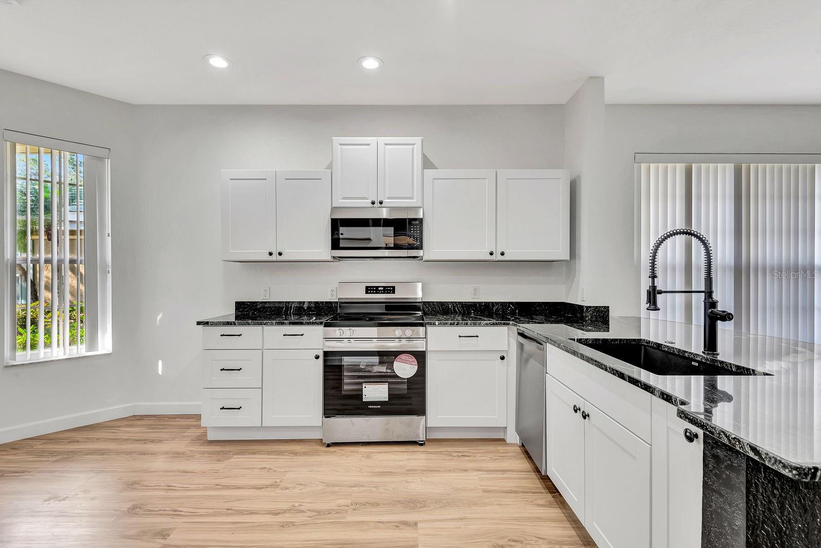 Image 9 of 57 For 5035 Lakescene Place