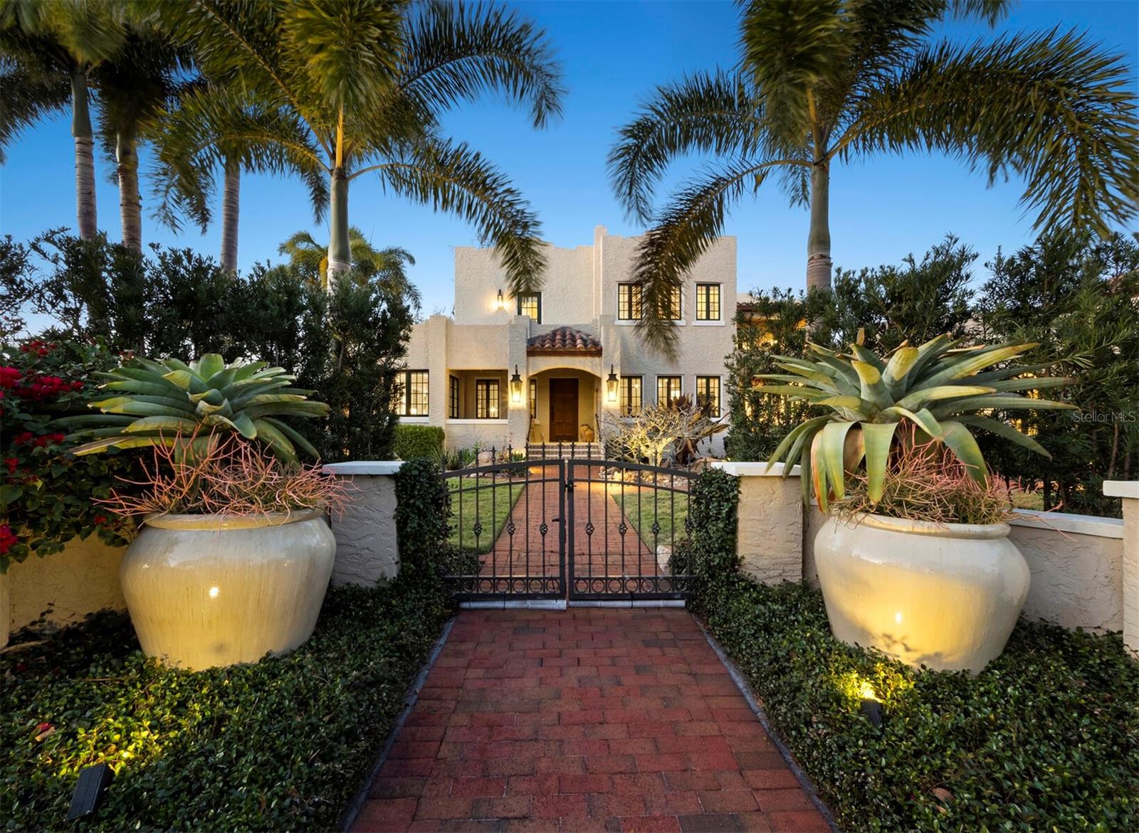 Image 16 of 70 For 1905 Alta Vista Street