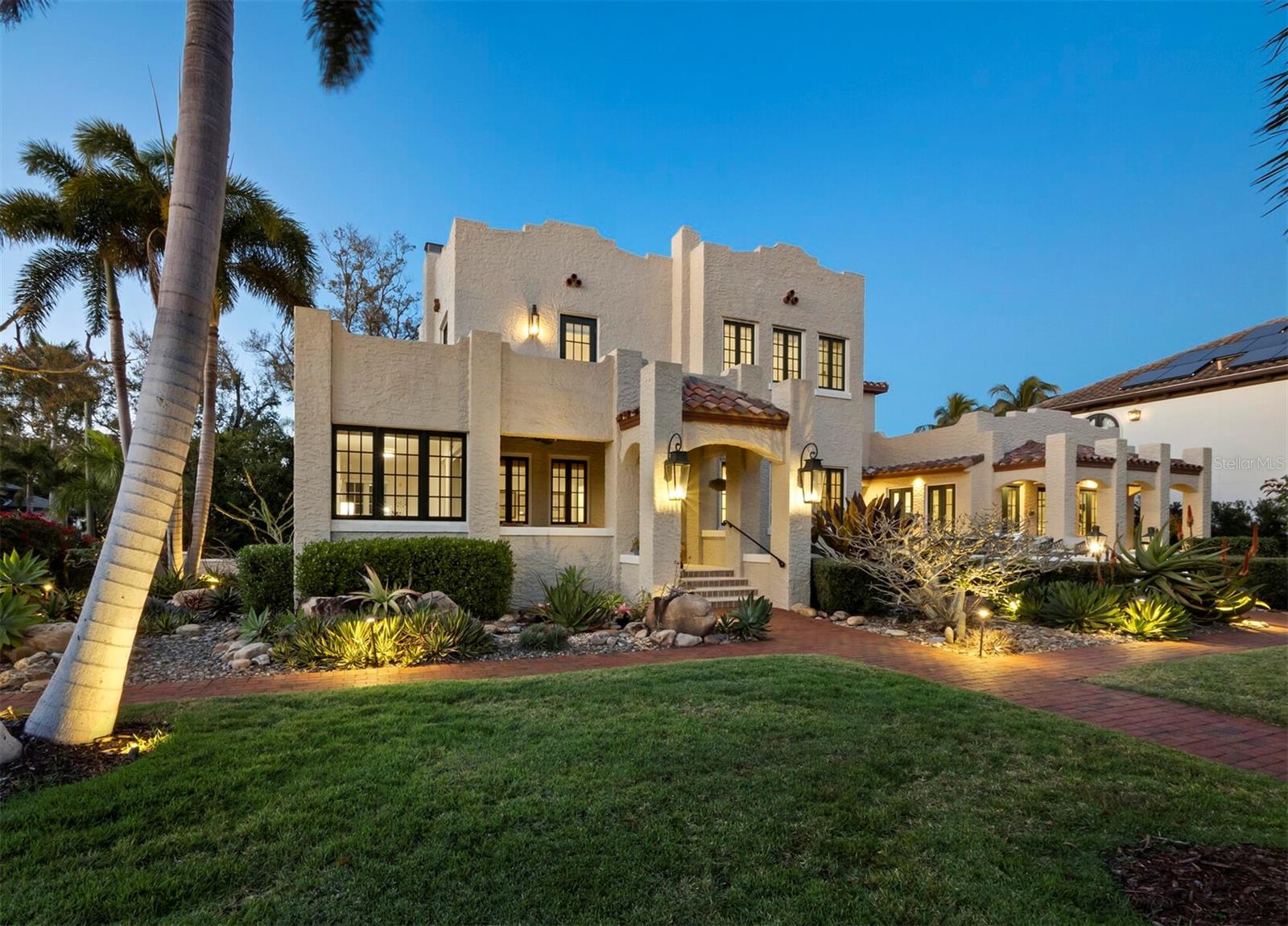 Image 2 of 70 For 1905 Alta Vista Street