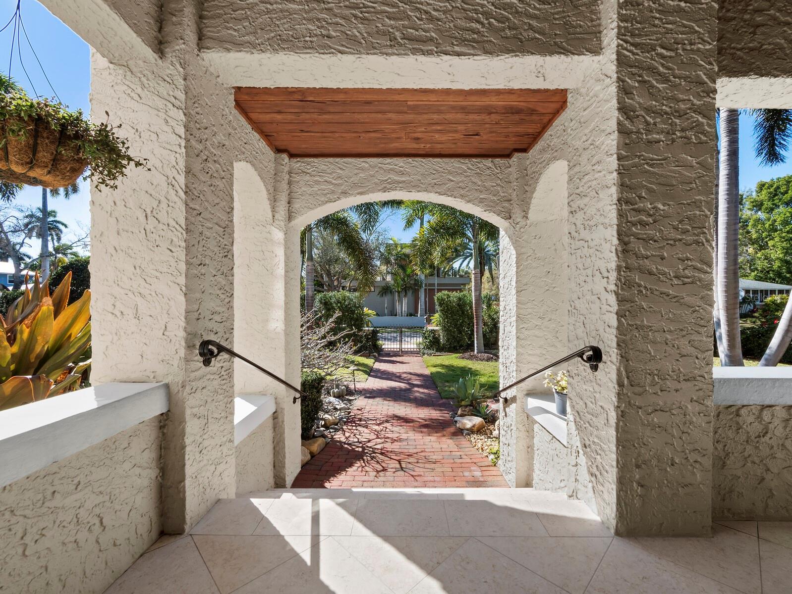 Image 25 of 70 For 1905 Alta Vista Street