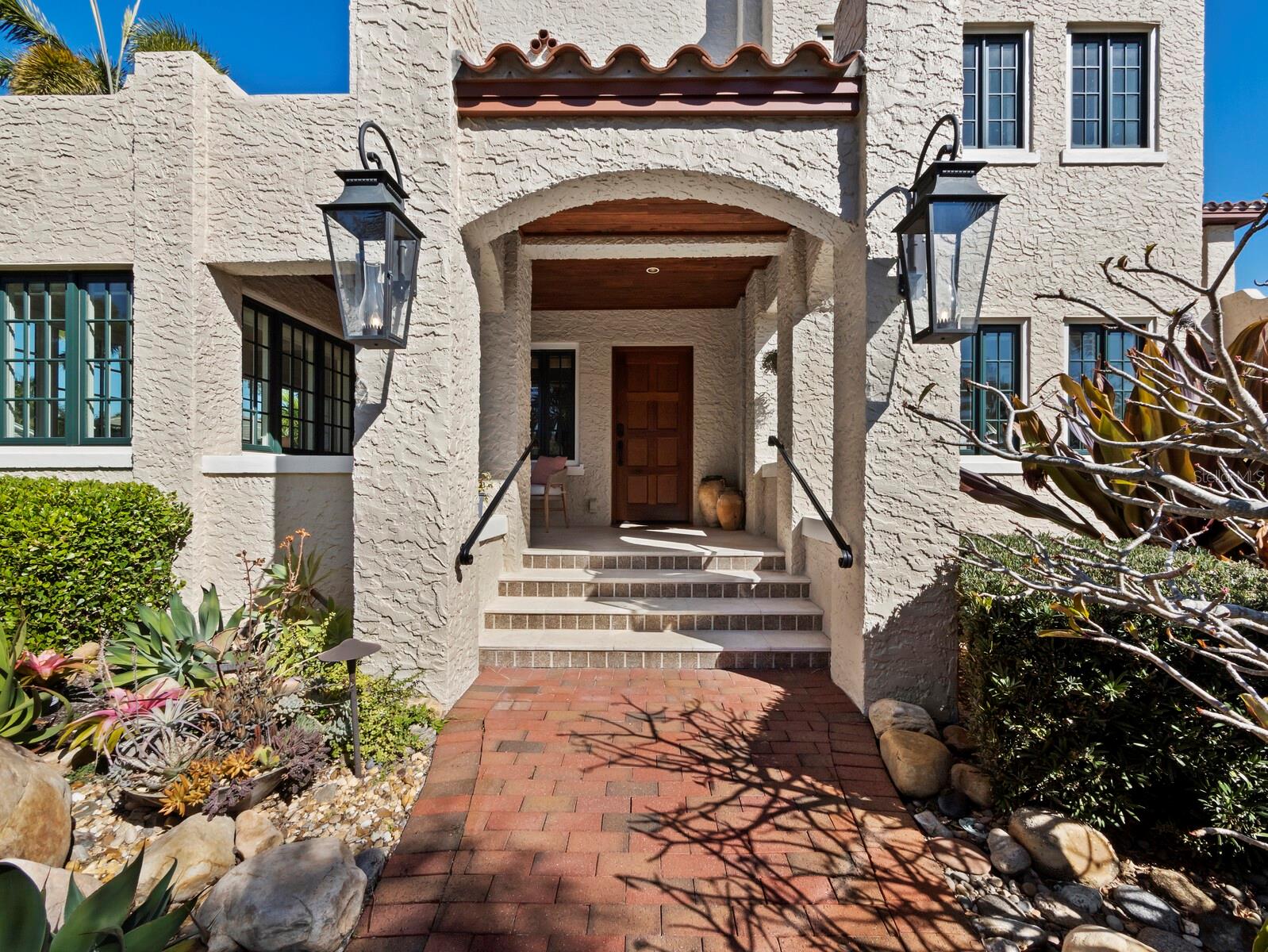 Image 3 of 70 For 1905 Alta Vista Street