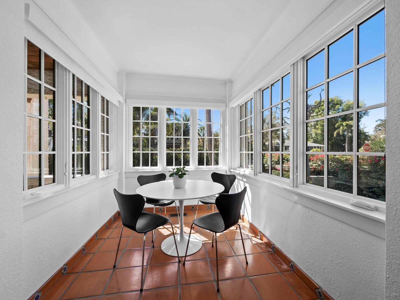 Image 42 of 70 For 1905 Alta Vista Street