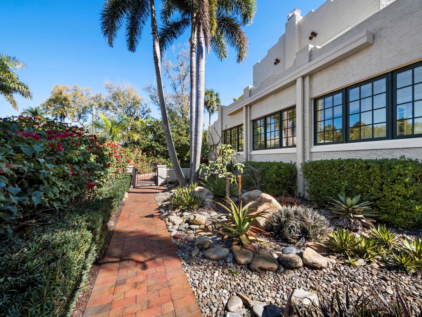 Image 63 of 70 For 1905 Alta Vista Street