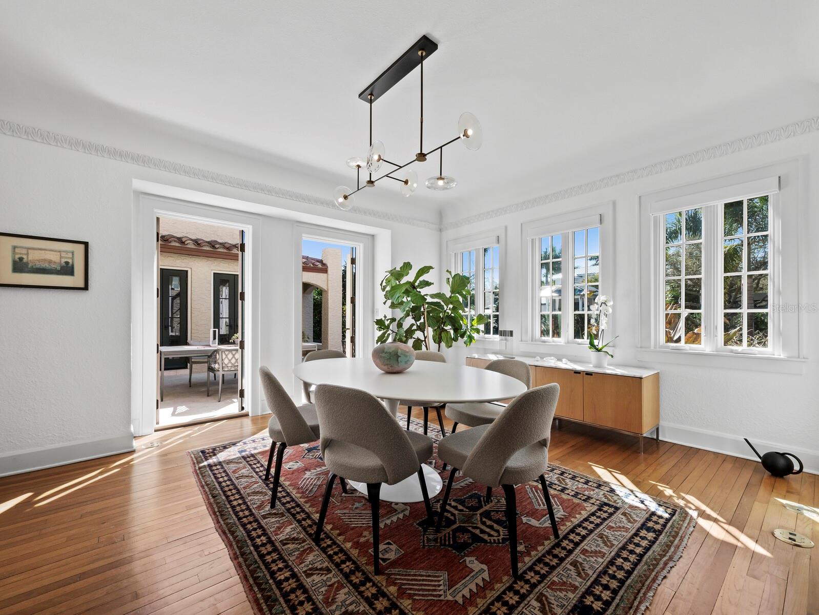 Image 8 of 70 For 1905 Alta Vista Street