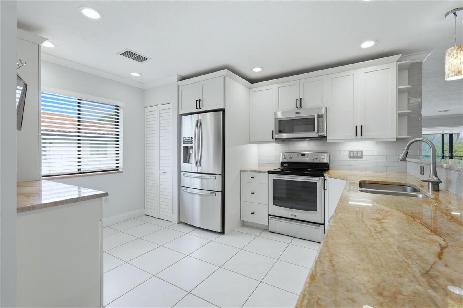 Image 16 of 61 For 3500 El Conquistador Parkway 144