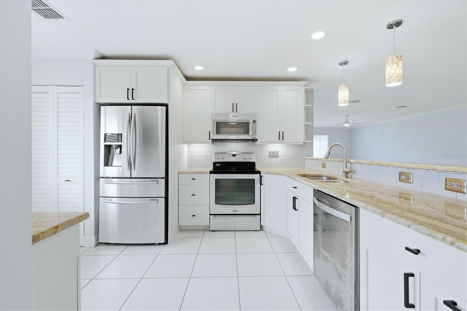 Image 17 of 61 For 3500 El Conquistador Parkway 144