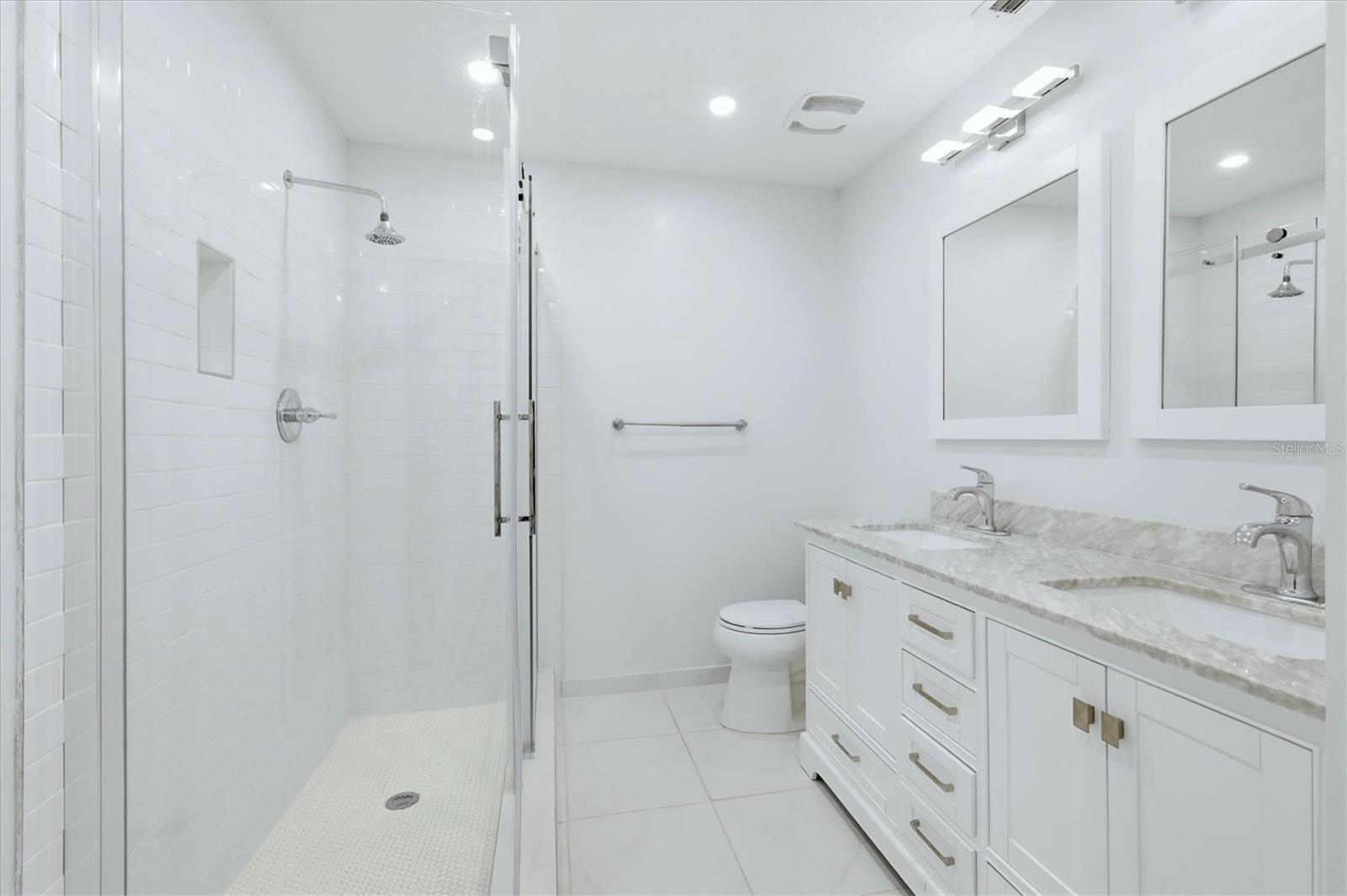 Image 22 of 61 For 3500 El Conquistador Parkway 144