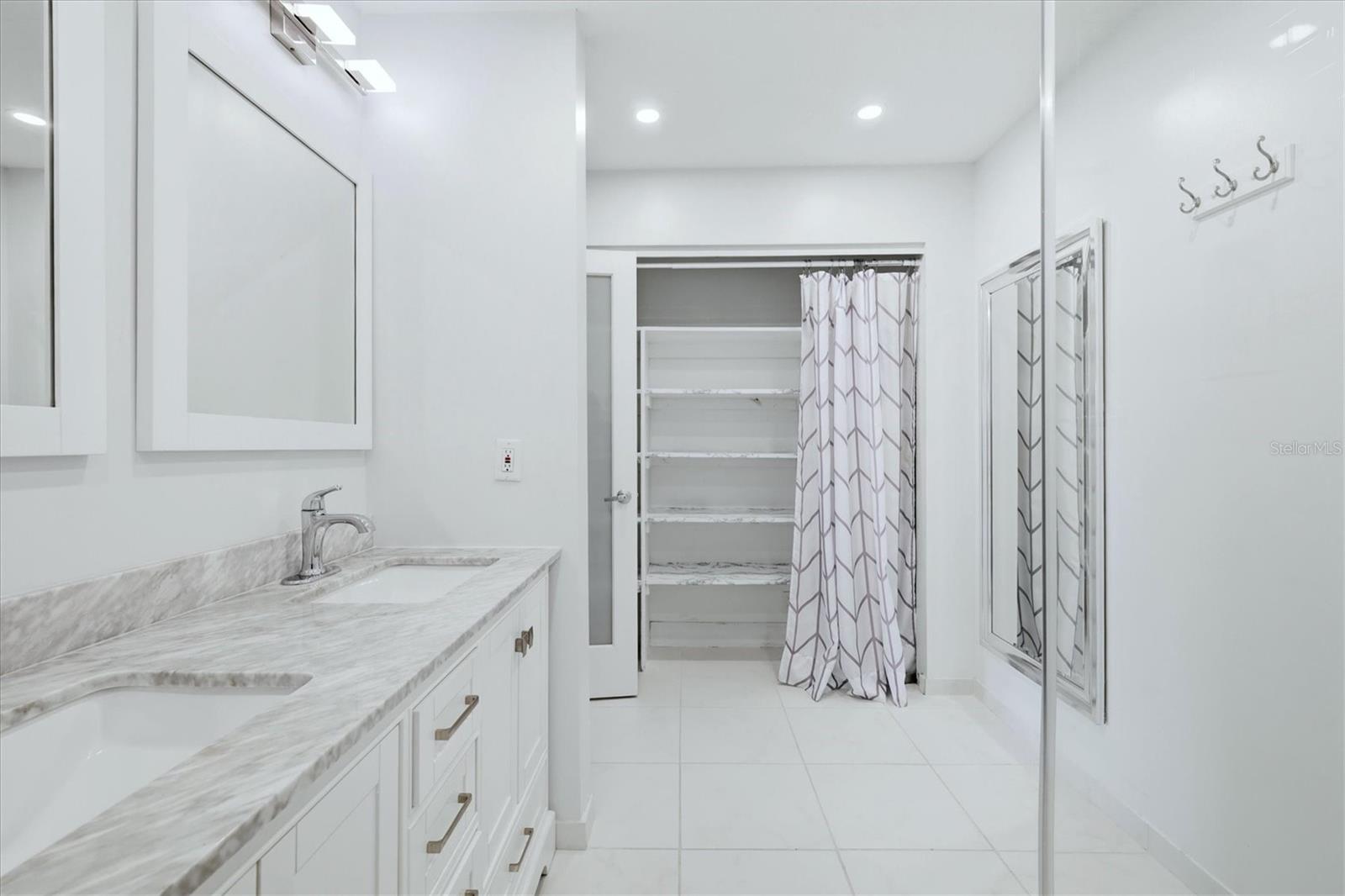 Image 23 of 61 For 3500 El Conquistador Parkway 144