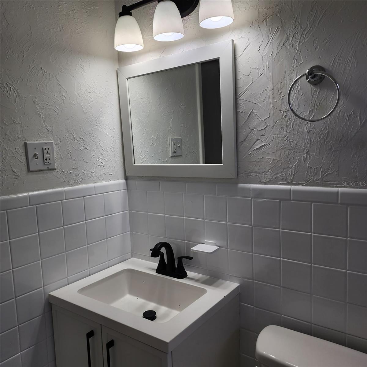 Image 13 of 21 For 3925 Omega Lane