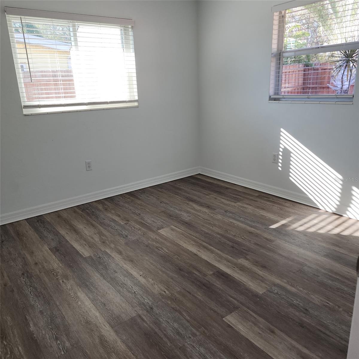 Image 14 of 21 For 3925 Omega Lane