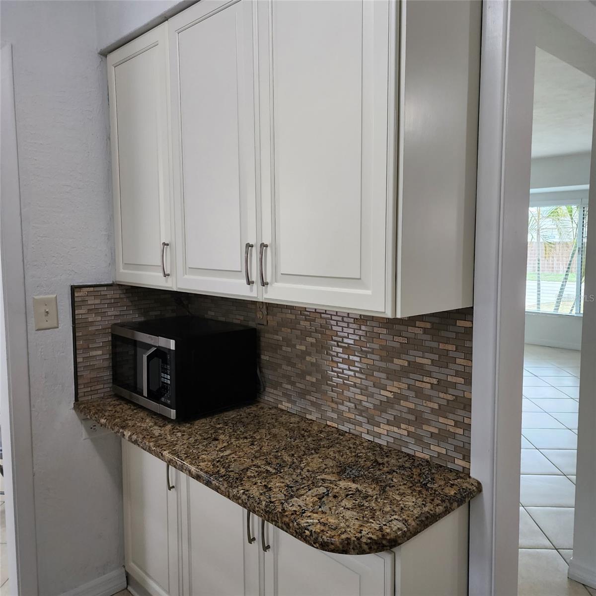 Image 6 of 21 For 3925 Omega Lane