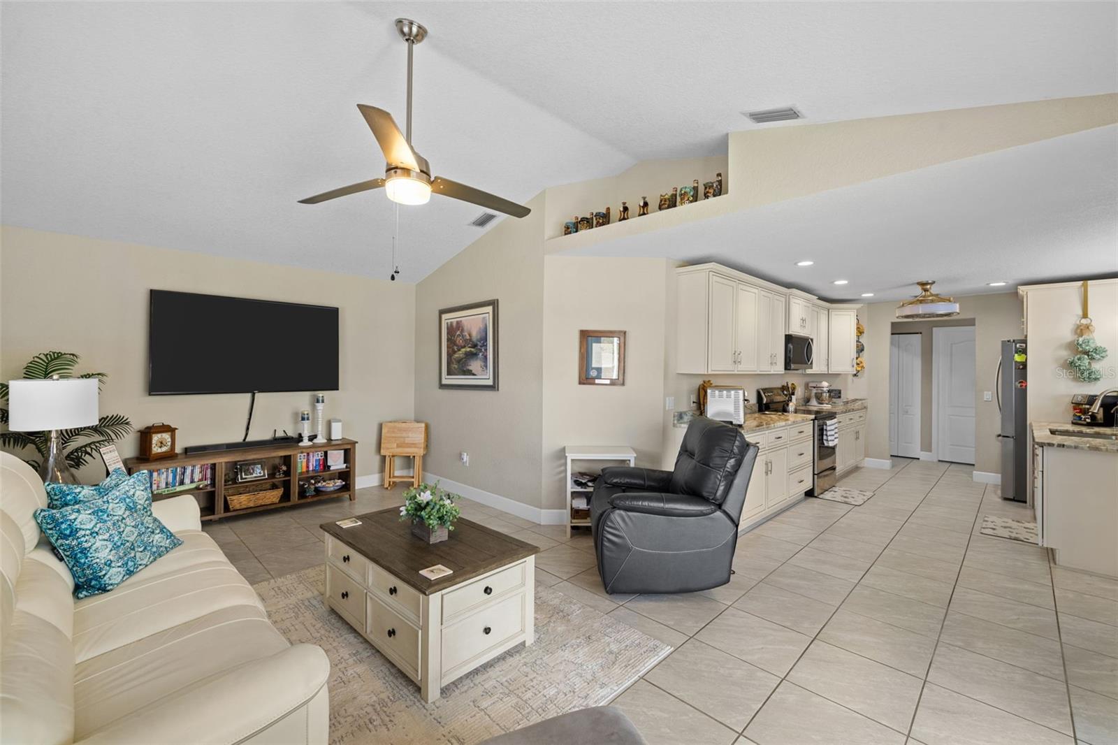 Image 14 of 38 For 26549 Valparaiso Drive