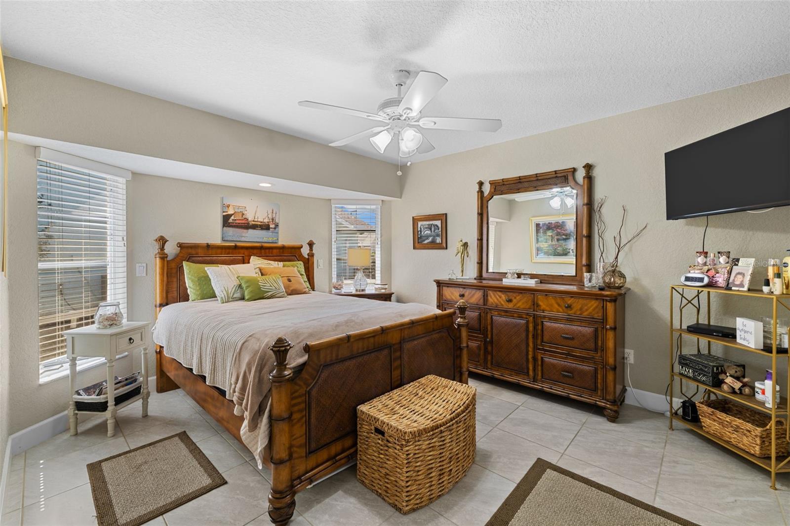 Image 20 of 38 For 26549 Valparaiso Drive