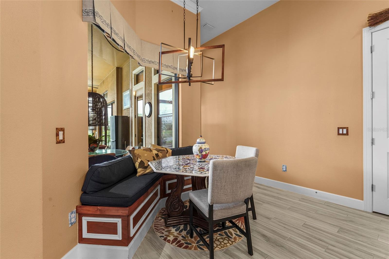 Listing photo id 11 for 12012 Legacy Estates Boulevard