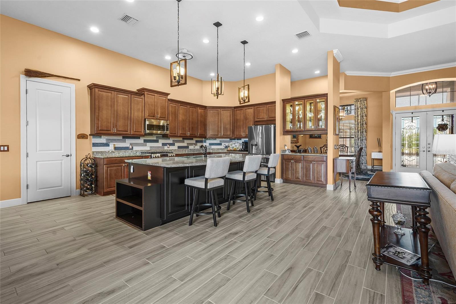 Listing photo id 5 for 12012 Legacy Estates Boulevard