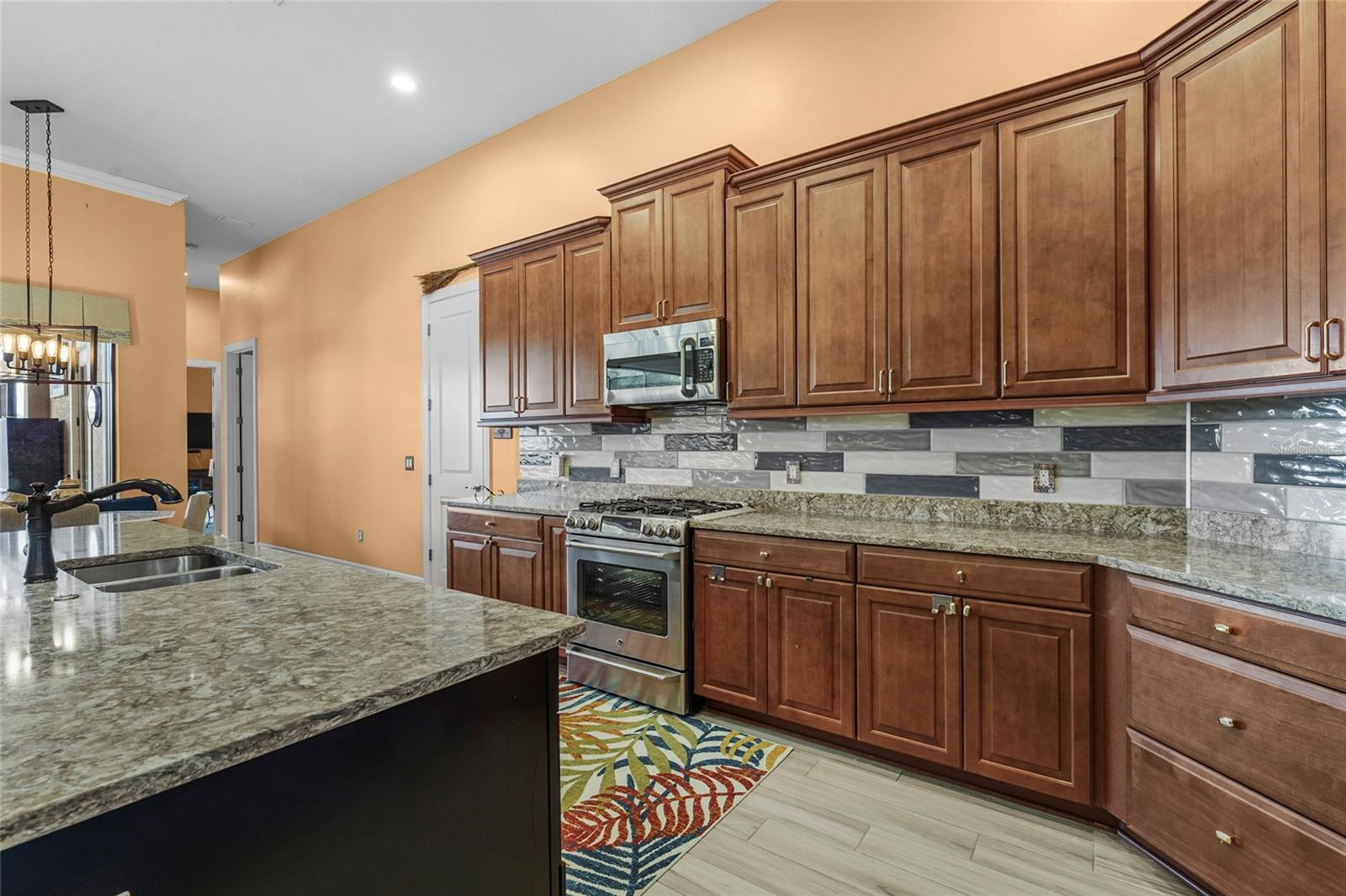 Listing photo id 7 for 12012 Legacy Estates Boulevard