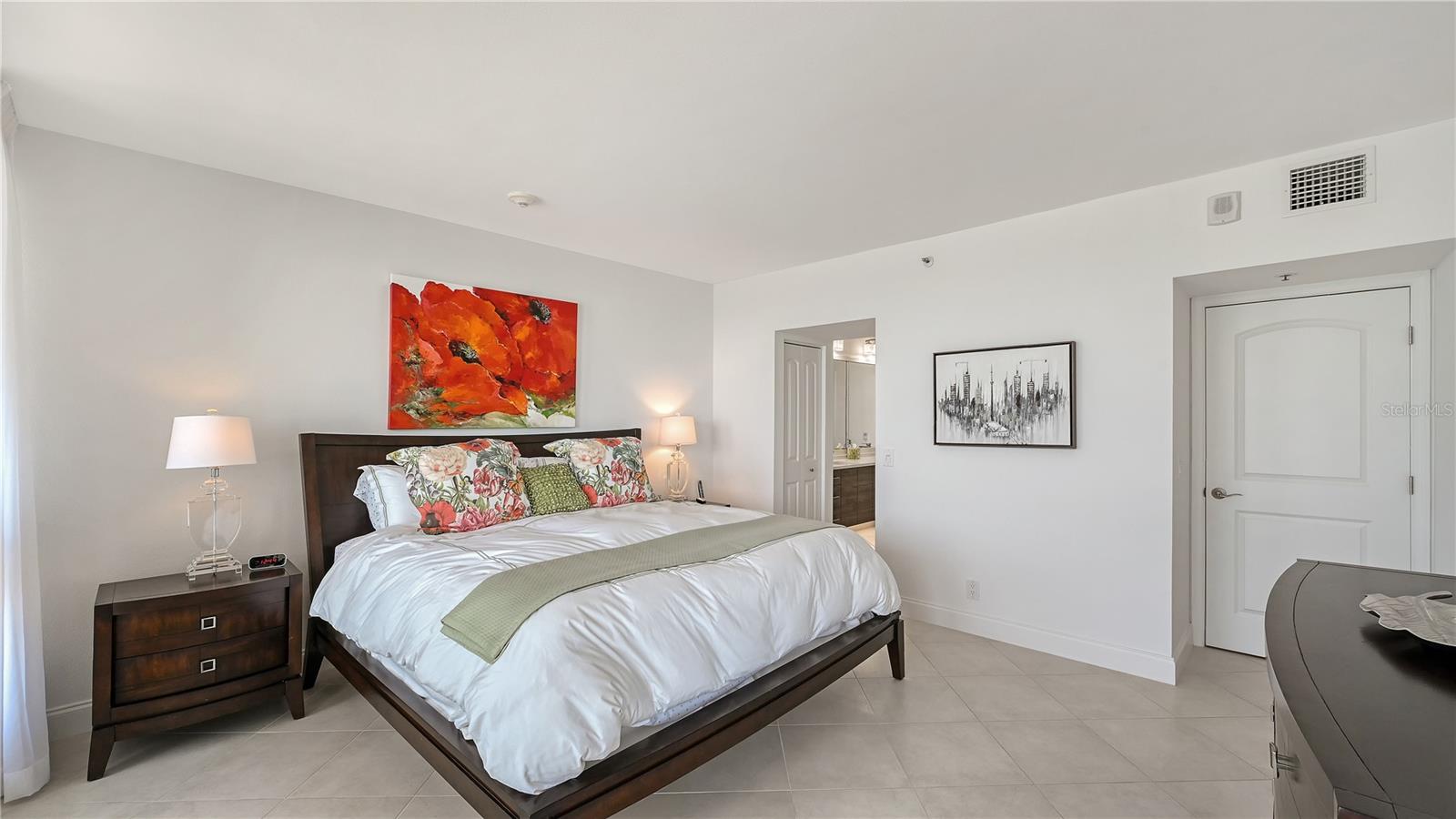 Image 18 of 45 For 1145 Gulf Of Mexico Drive 503