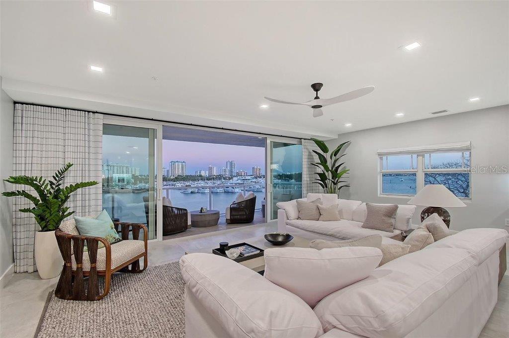 Image 12 of 47 For 650 Golden Gate Point 403