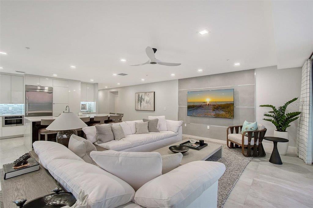 Image 15 of 47 For 650 Golden Gate Point 403