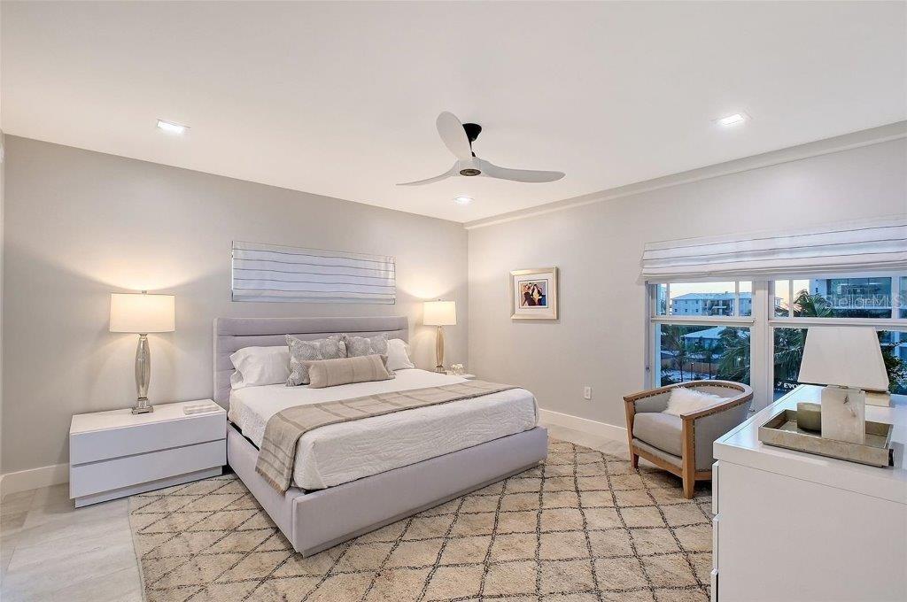 Image 23 of 47 For 650 Golden Gate Point 403